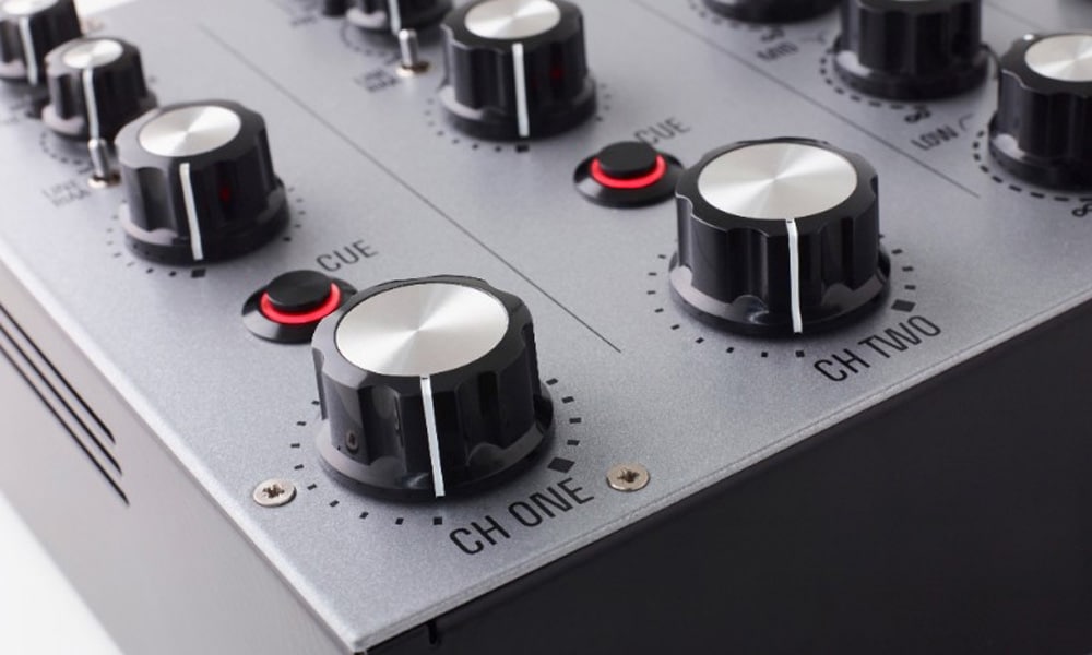 Glimpse of the new MasterSounds and Union Audio' Radius 2 2 channel Analogue Rotary DJ Mixer, 2016 - Credits : MasterSounds